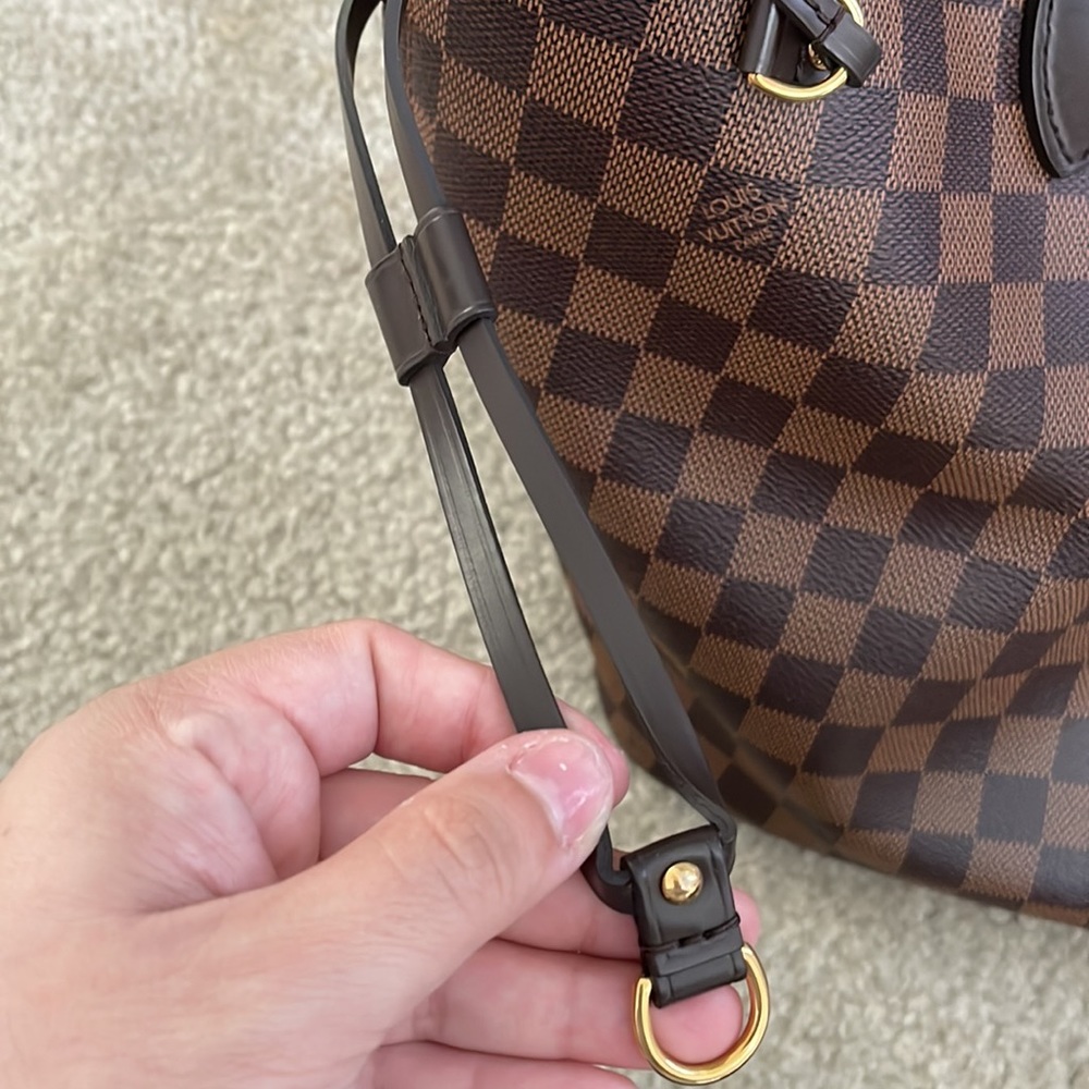 Louis Vuitton MM Neverfull - Picture 8 of 13
